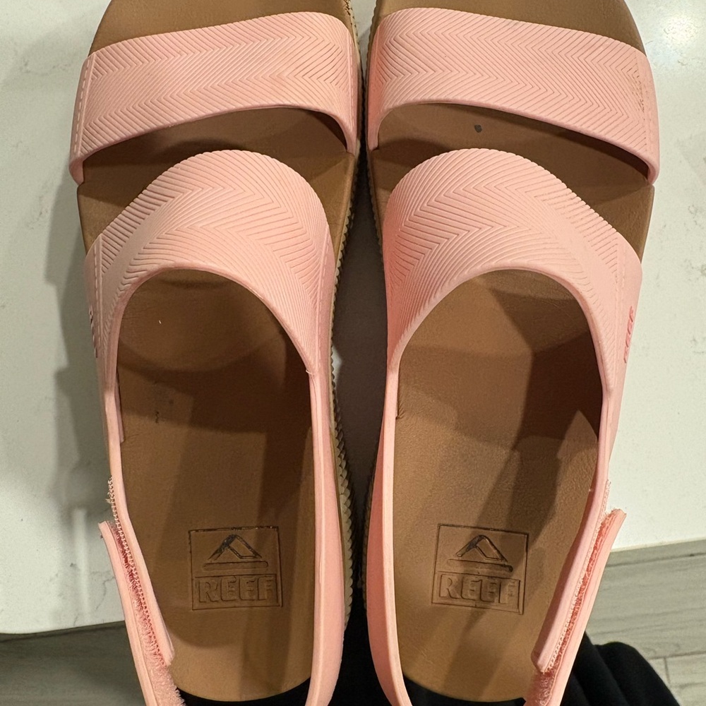 Reef Women's Light Pink Sandals